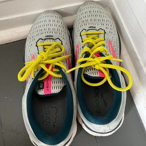 Brooks Ghost 13 Women’s Road Running Shoes. Size 9.5. Neutral.